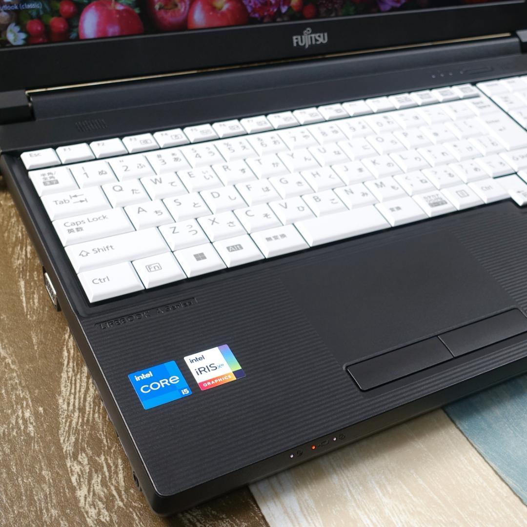 未使用に近いバリ速の２０２２年製✨１２世代ｉ５に超高速ＳＳＤ＆大容量１６Ｇメモリ