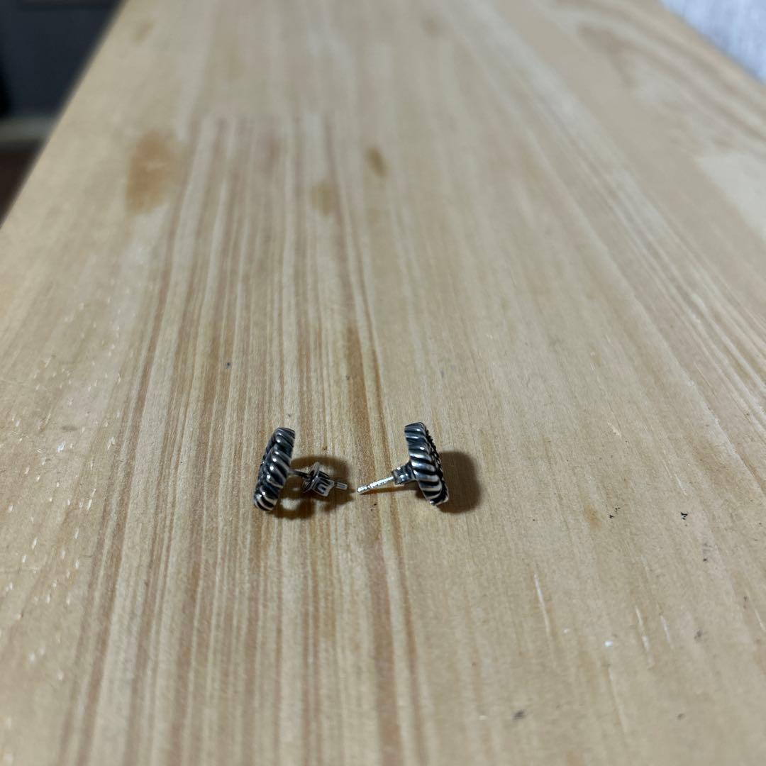 GUCCI スタッドピアス　シルバー　消毒済み