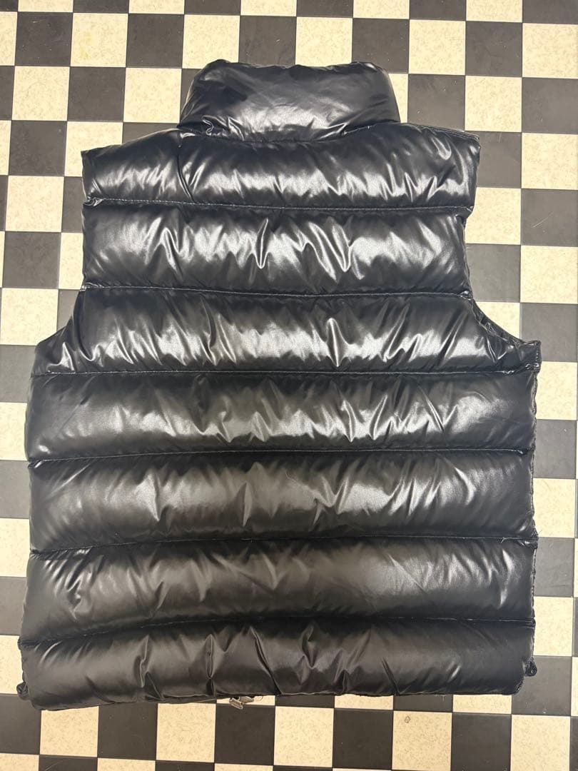 モンクレール　ダウンベスト　ブラック