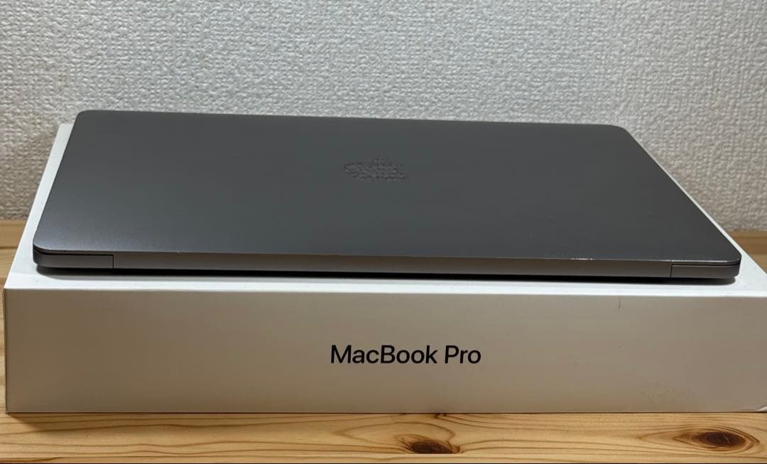 MacBook本体 MacBook Pro 13 2017 Touch Bar i5/8GB/250
