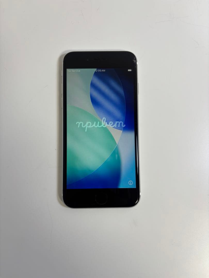 Apple iPhone SE （第二世代）ホワイト 本体