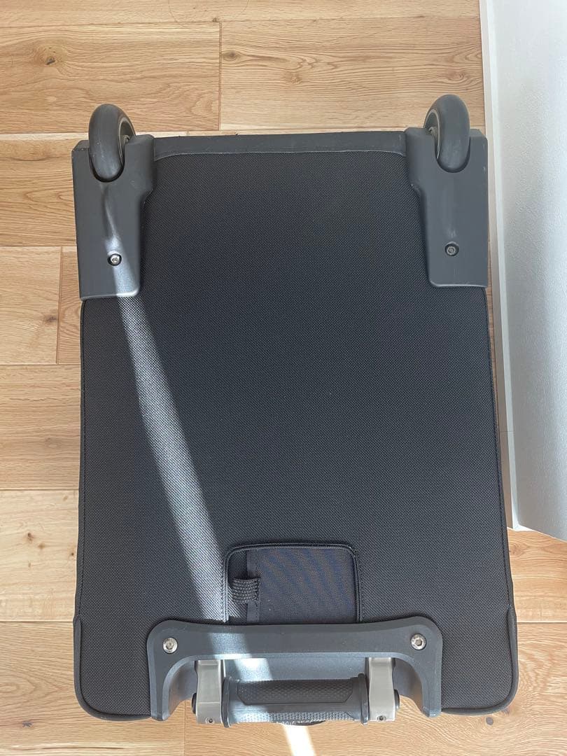 ノースフェイス シャトルローラー　スーツケース