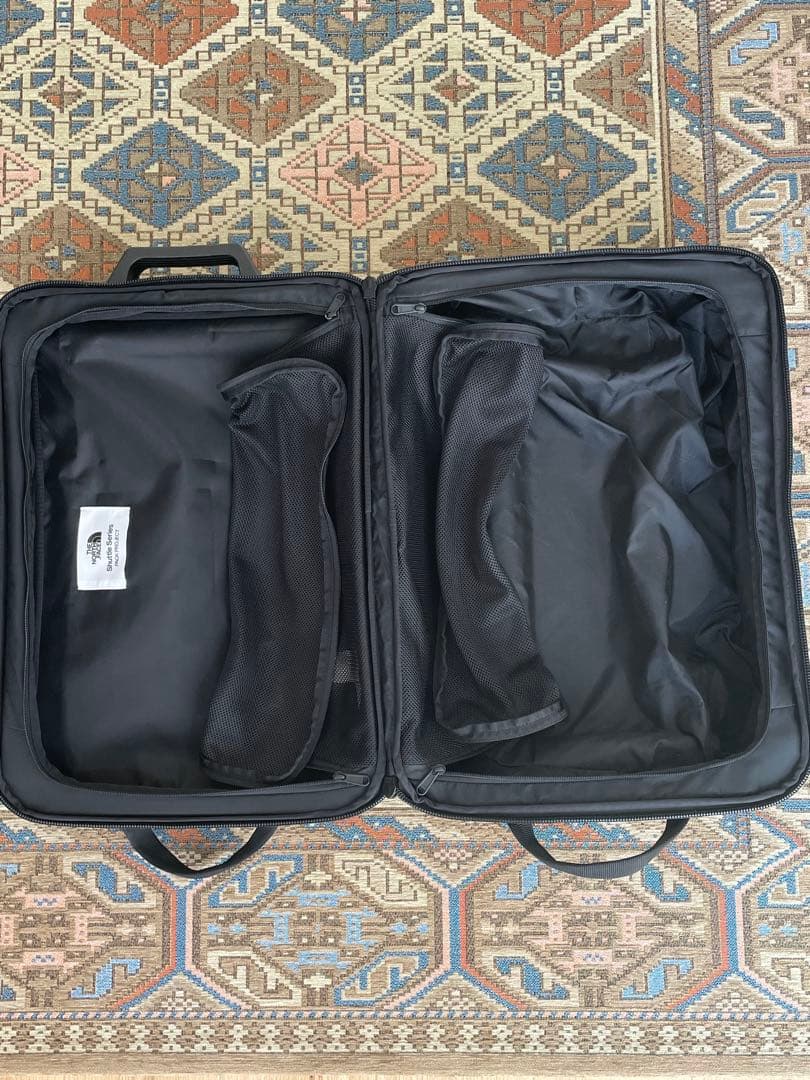 ノースフェイス シャトルローラー　スーツケース