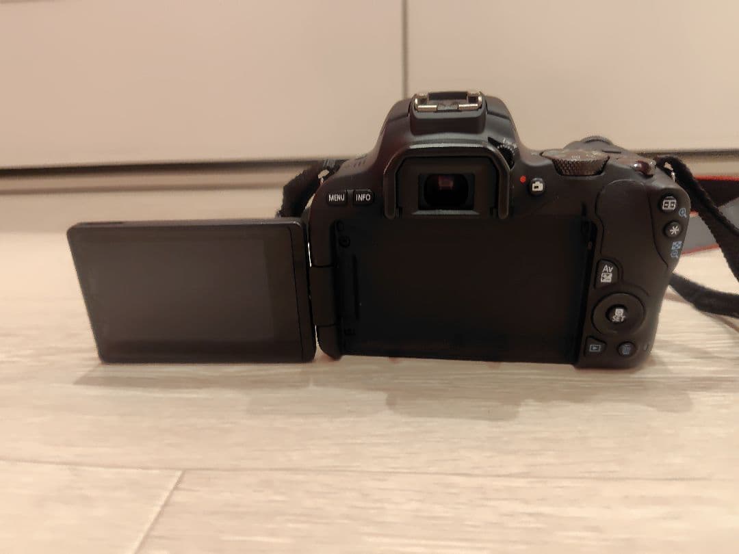 【値下げ】Canon デジタル一眼レフカメラ EOS Kiss X9 ブラック