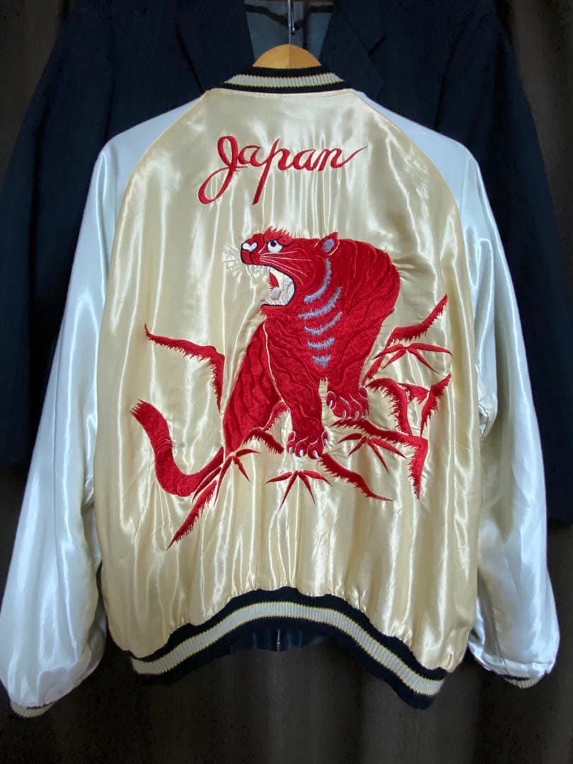 東洋エンタープライズ　スカジャン　赤虎