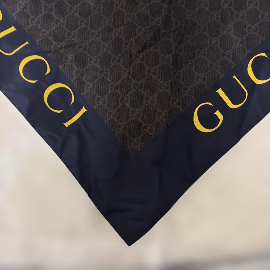 GUCCIフードポンチョM