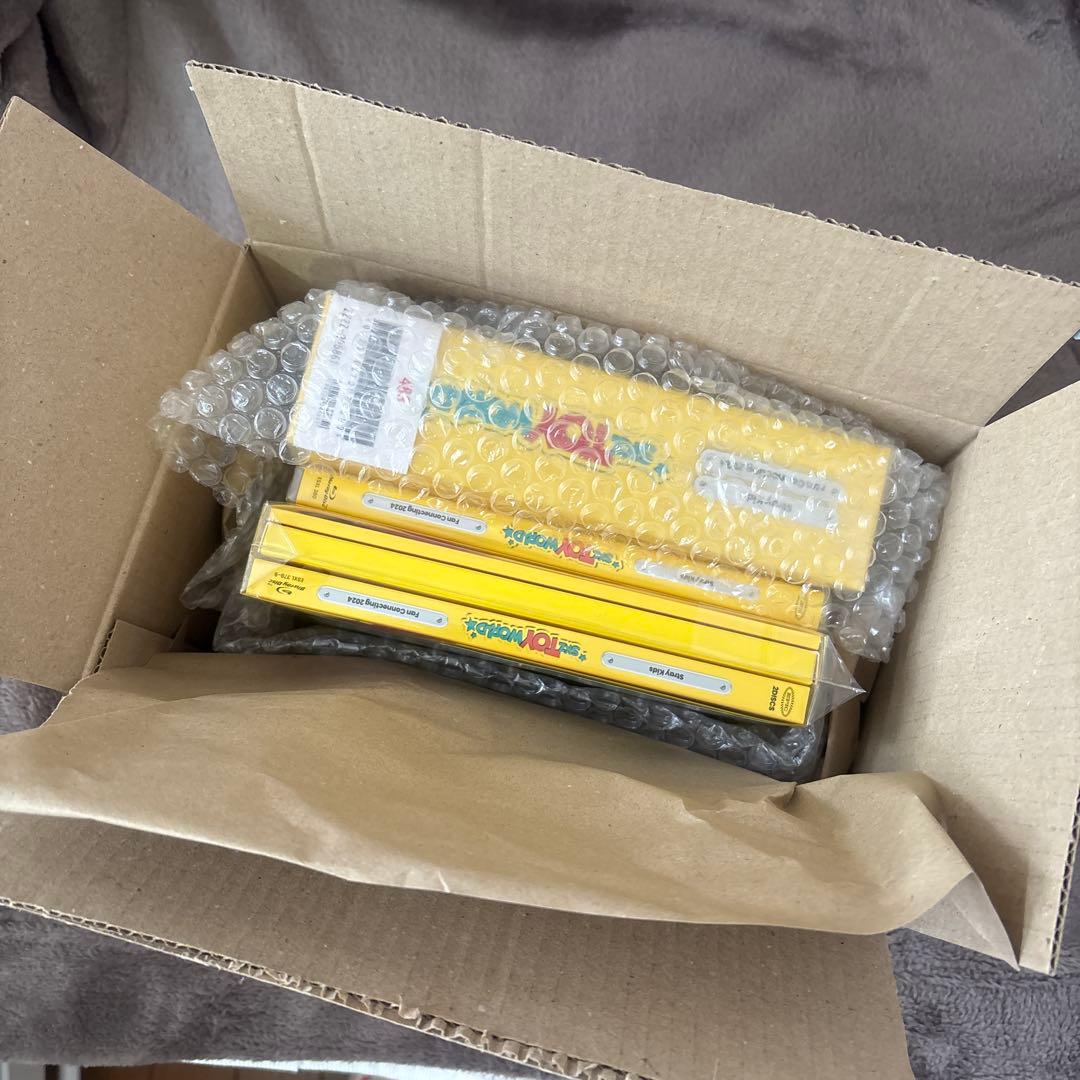 SKZ TOY WORLD FC限定 トレカ シリアル 付き