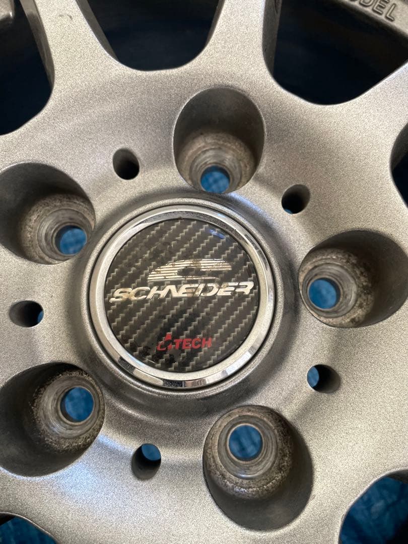 フリード　スタッドレスタイヤ 　ブリザックVRX2 185 65R 15