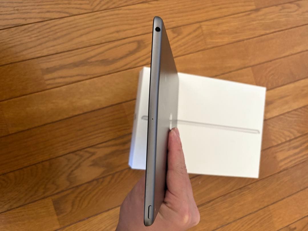 Apple IPad 第8世代 32GB バテッリー容量90%