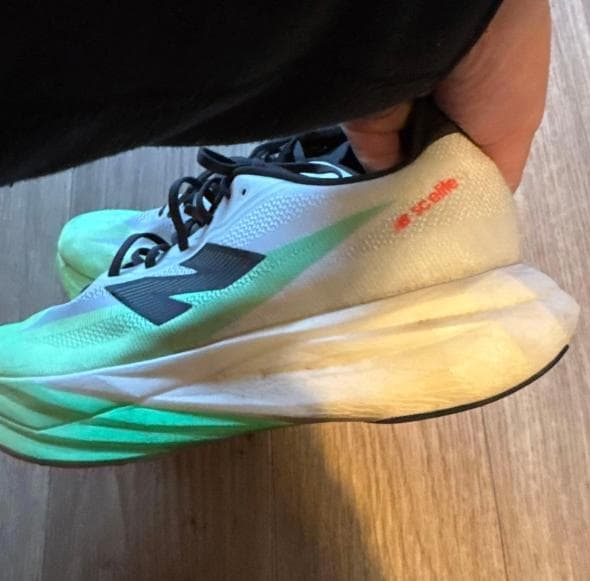 スパイク・シューズ FuelCell SuperComp Elite v5 28cm