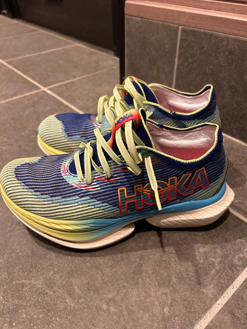スパイク・シューズ HOKA CIELO X1