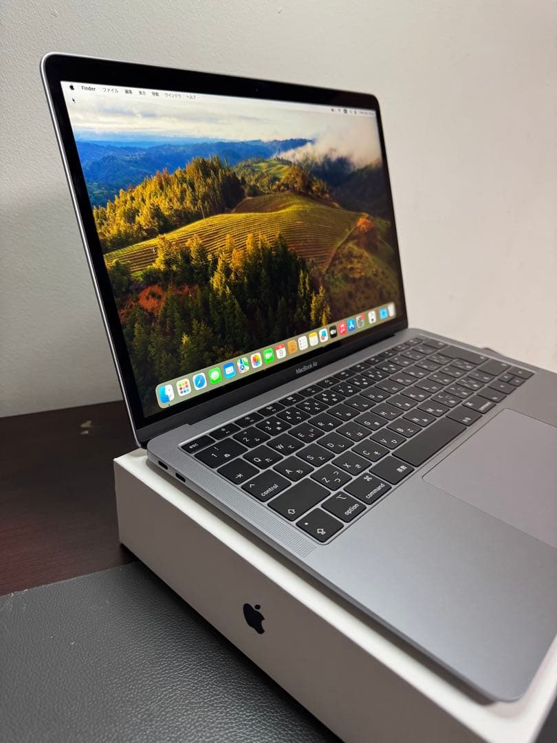 MacBook Air 2019、13インチ、スペースグレイ。