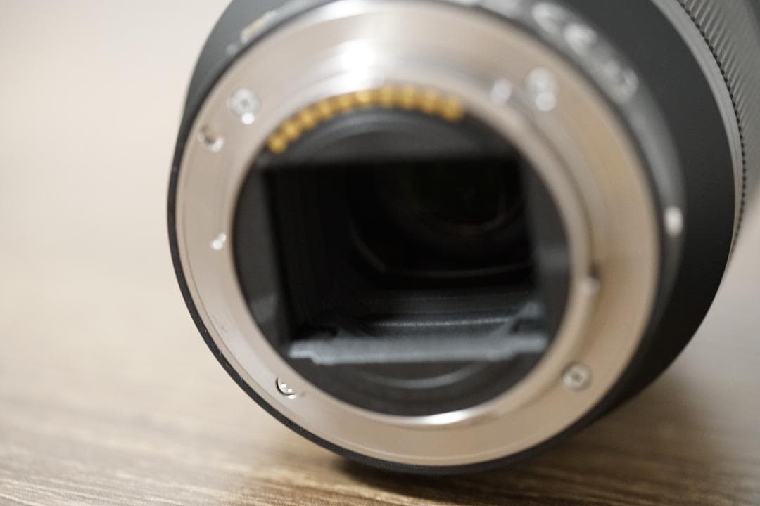 SONY E 28-70mm F3.5-6.3 OSS ズームレンズ