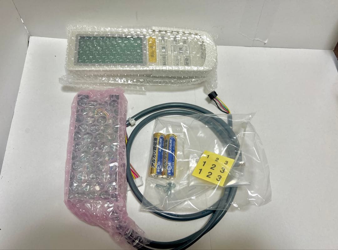【新品】DAIKINワイヤレスリモコンキット&リモコンx2(リモコン合計3個)