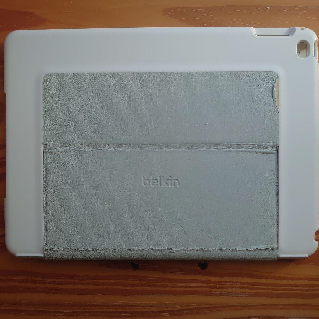 iPad Air 2、キーボード、赤色カバー付き