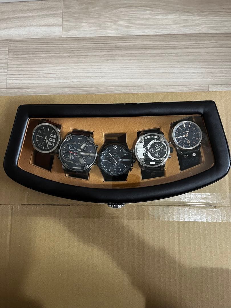 DIESEL腕時計　5本セットケース付　最終値下げ