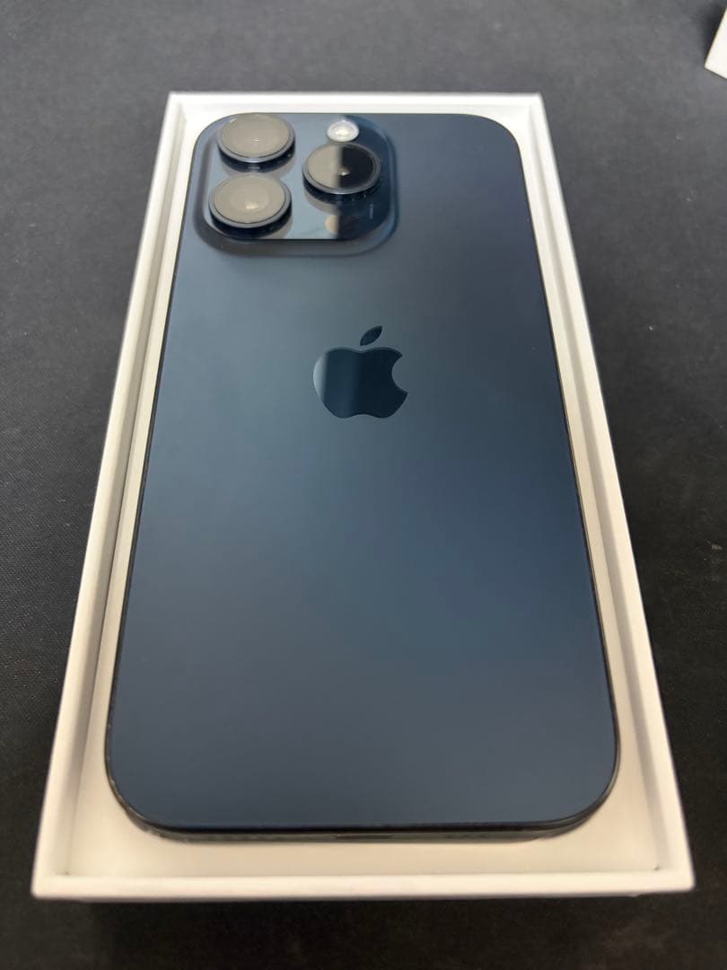 iPhone 15pro ブルーチタニウム
