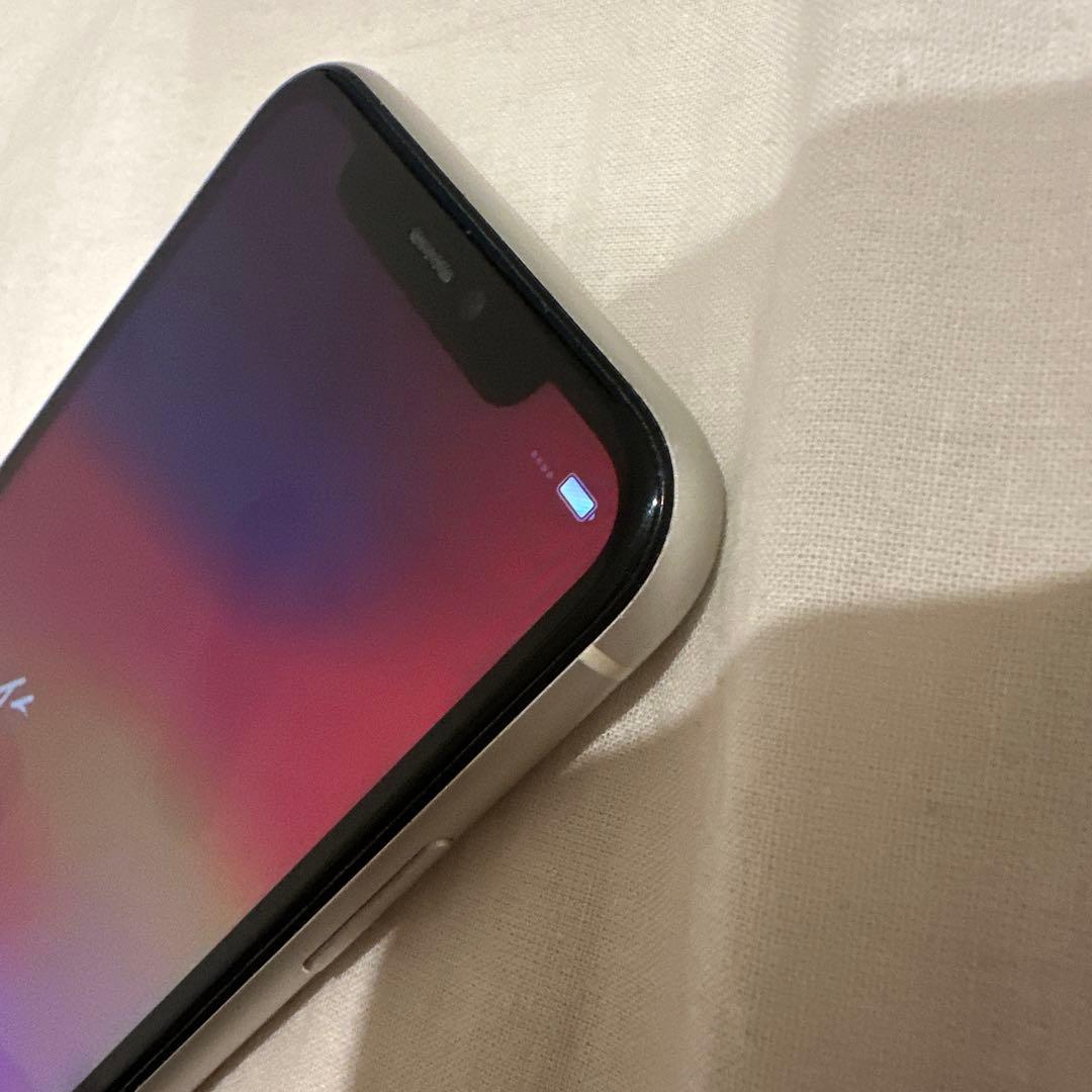 ア*ラ様 美品 Apple iPhone 11 ホワイト 本体 64GB