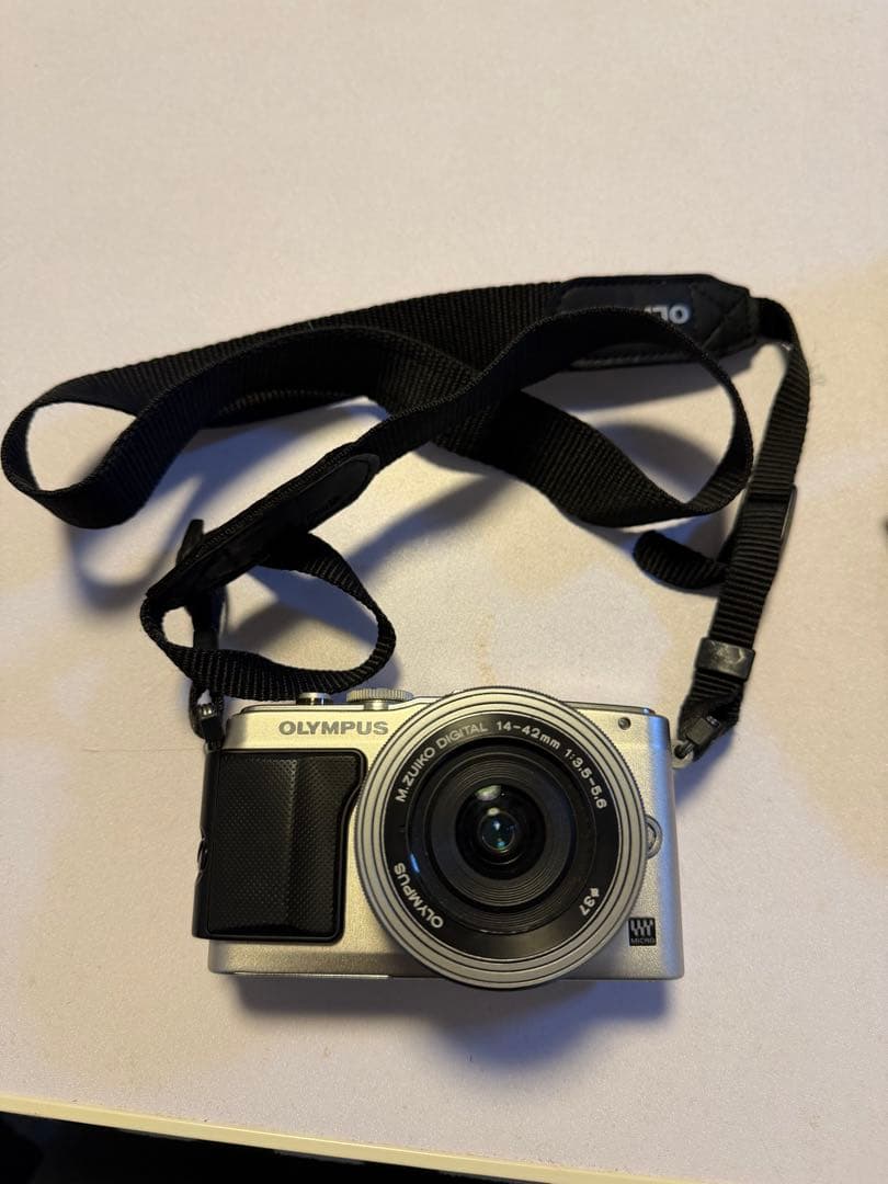 デジタルカメラOLYMPUS E-PL6シルバー