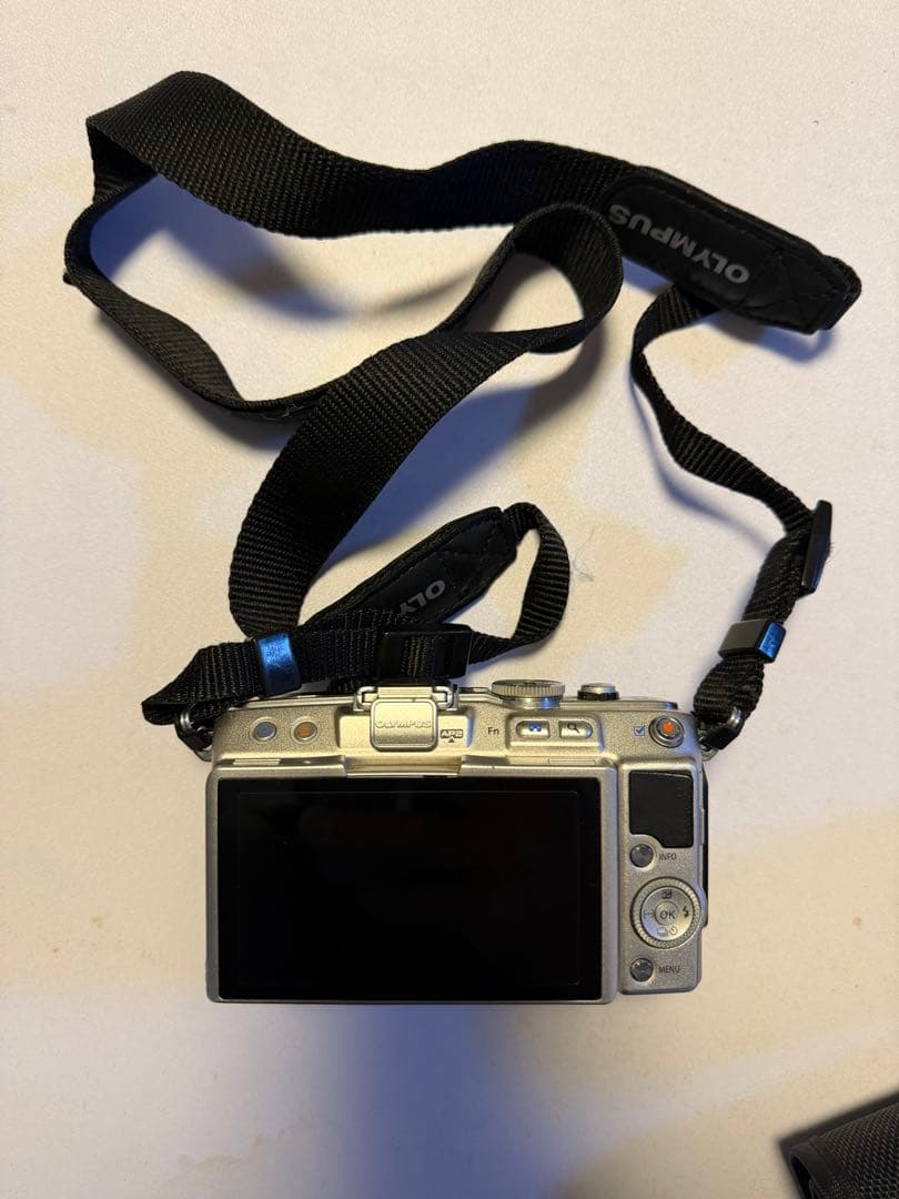 デジタルカメラOLYMPUS E-PL6シルバー