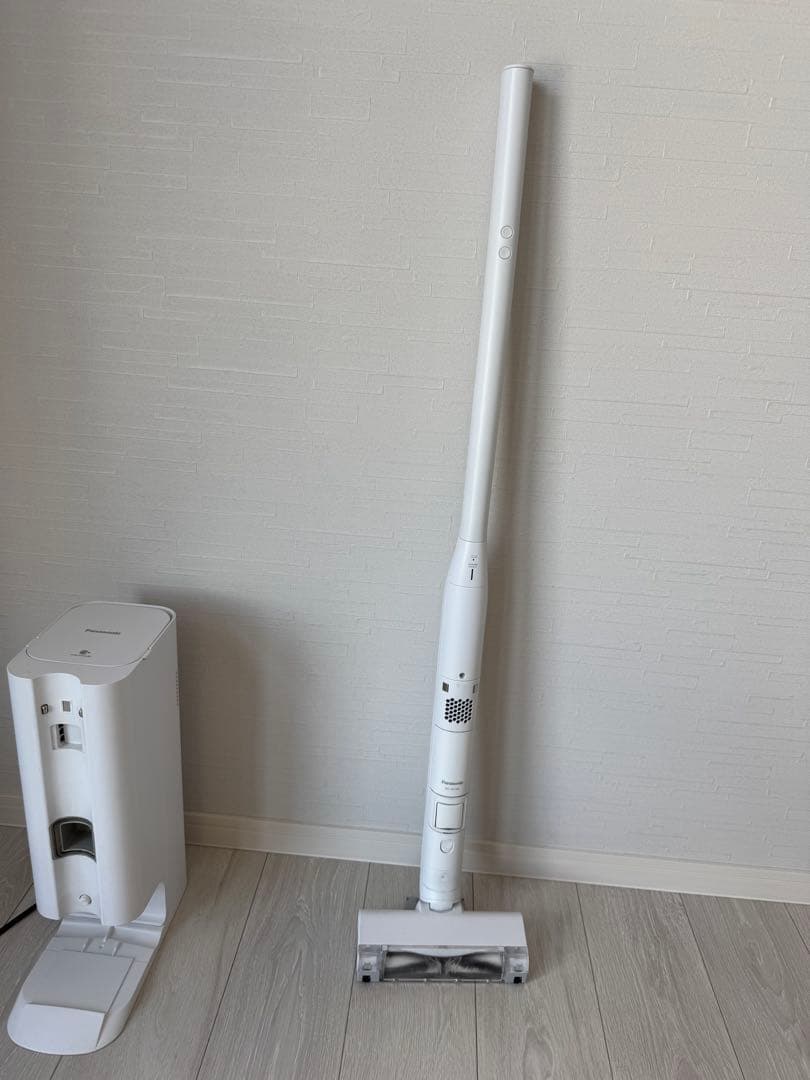 お値下げ　パナソニック コードレス 掃除機 MC-NS100K