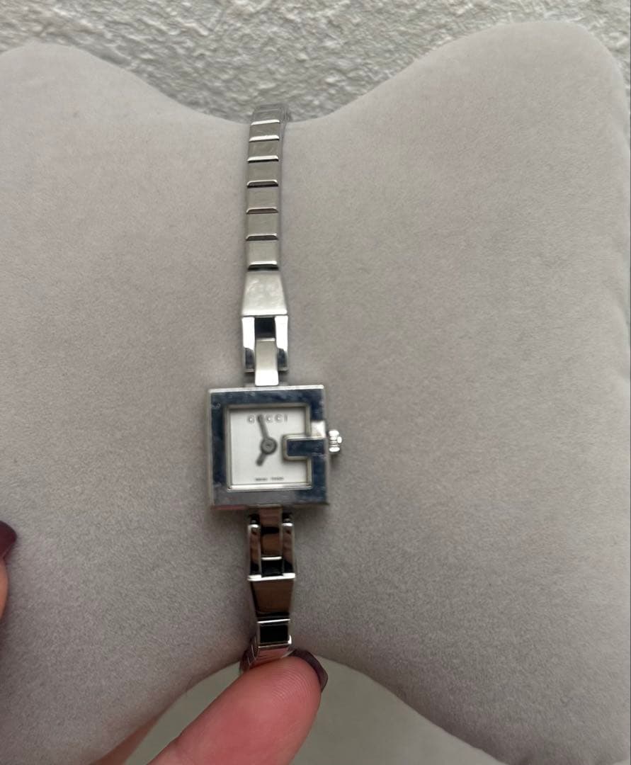 GUCCI シルバー スクエアフェイス 腕時計