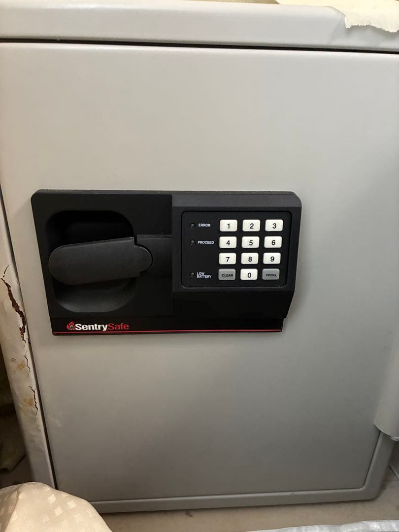 オサラスキー様用SentrySafe SB5560 テンキー式金庫 57kg
