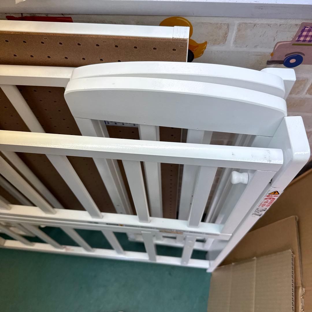 カトージ　折りたたみ　ベビーベッド　ホワイト　ミニサイズ