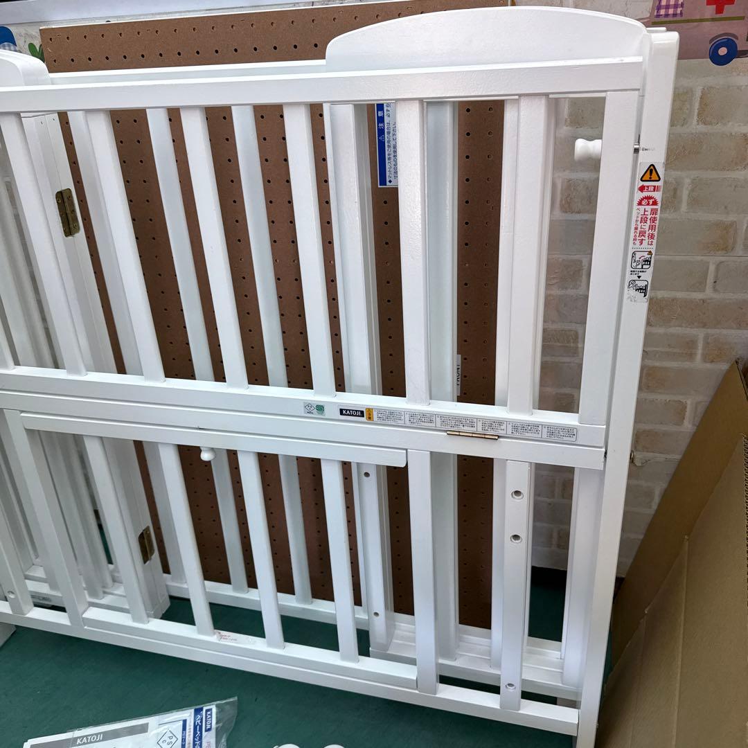カトージ　折りたたみ　ベビーベッド　ホワイト　ミニサイズ