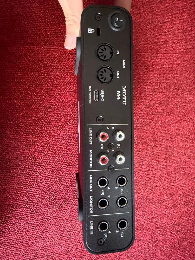 アンプ MOTU M4