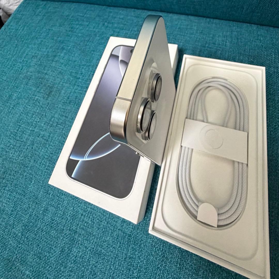 iPhone 16 Pro ホワイトチタニウム 256gb Sim free