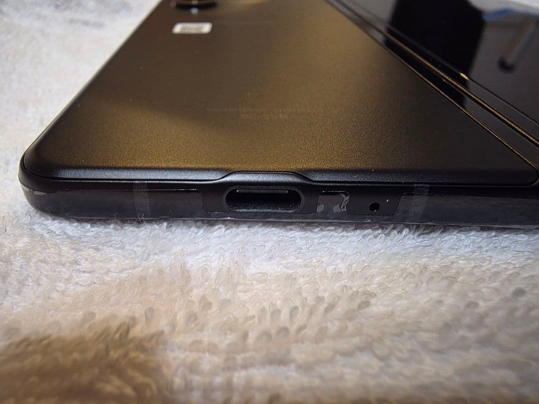 Galaxy Z Fold3 5G docomo 本体と付属品