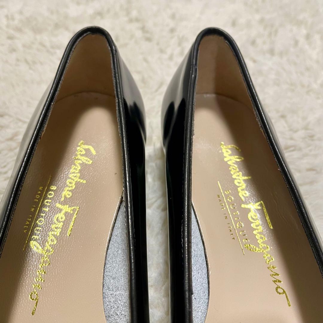 未使用級 サルヴァトーレフェラガモ ヴァラ ゴールド チェーンモチーフローファー