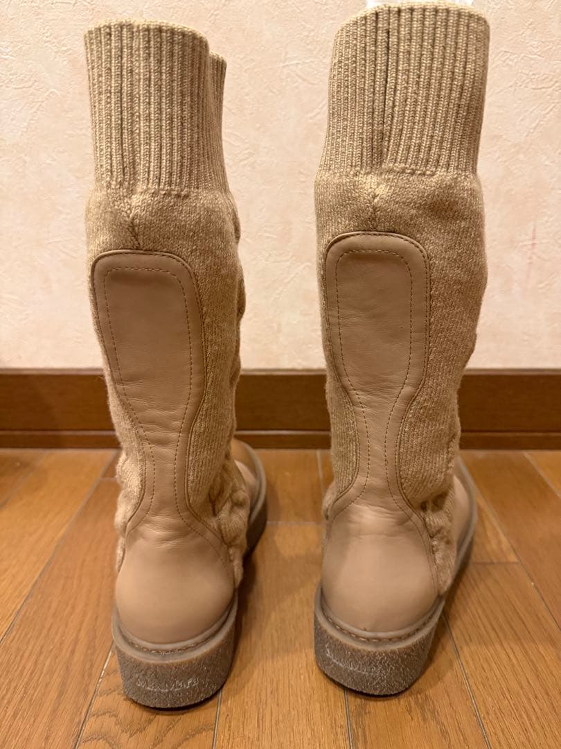 いちご MaxMara ベージュ ロングブーツ 14-79-60524