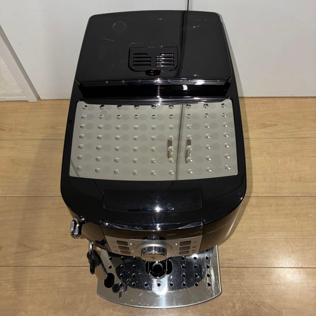 美品！デロンギ 全自動コーヒーマシン マグニフィカS ECAM22112B