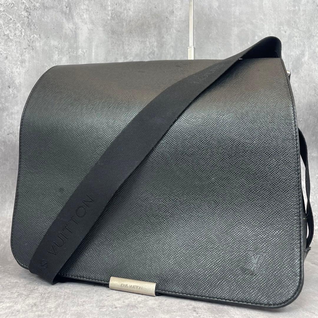 【良品✨】 ルイヴィトン ヴィクトール メッセンジャーバッグ ショルダー 緑