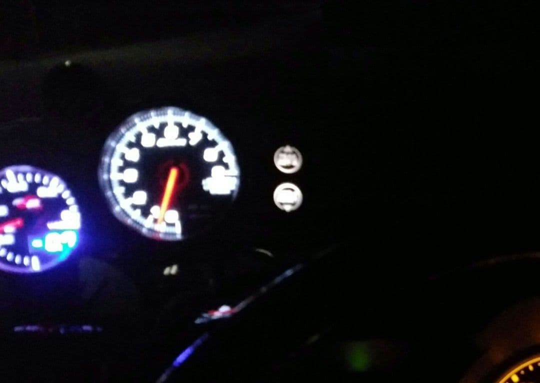 デフィ　Defi タコメーター　9000 80π レーサーゲージ　ホワイト中古