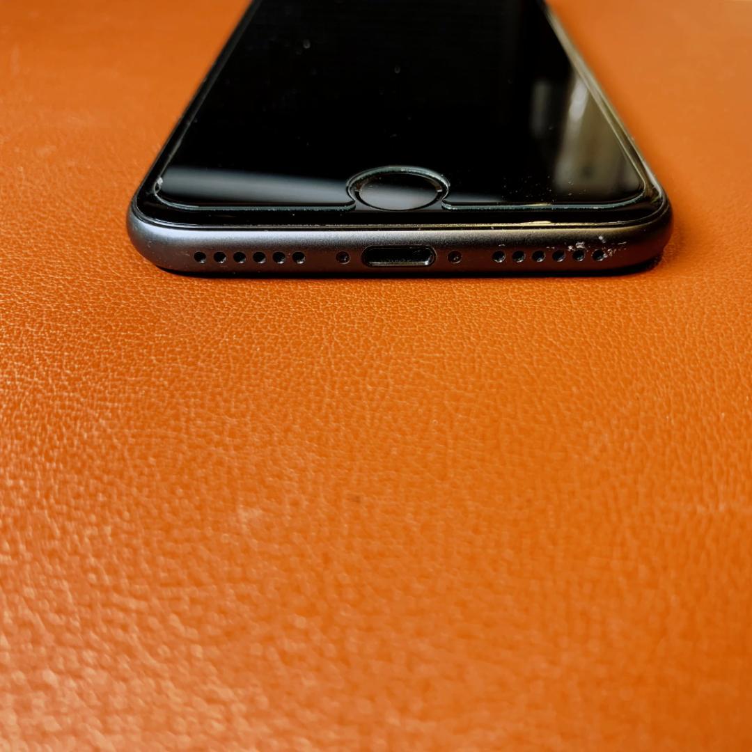 apple iphone8 64g （未使用の付属品あり）ケース付