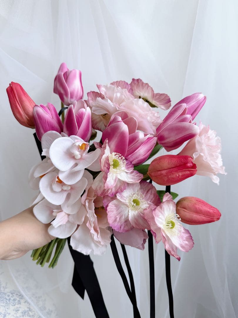 春を束ねたウェディングブーケ　花束　造花　チューリップ