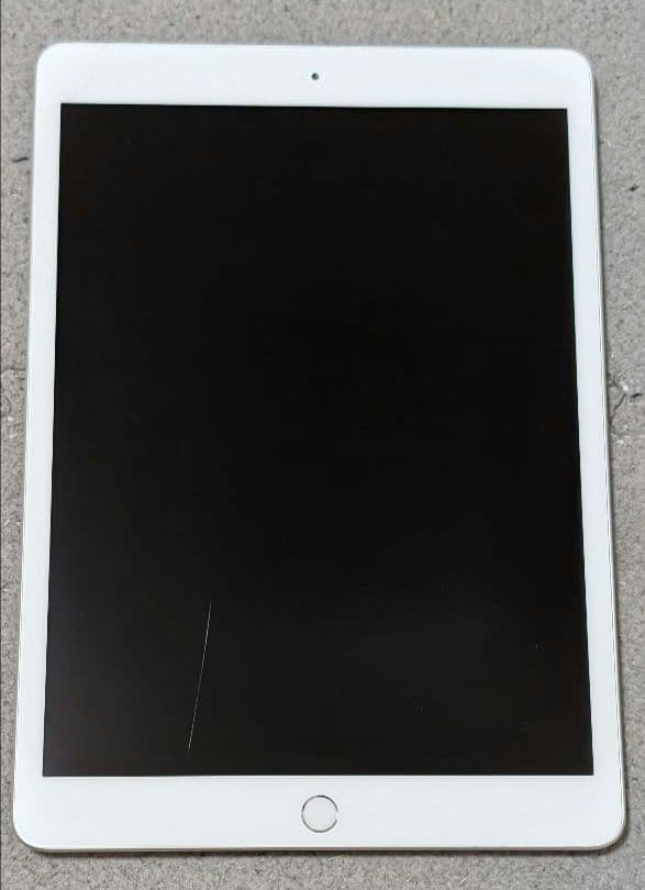 iPad第7世代 32GB シルバー Wi-Fiモデル