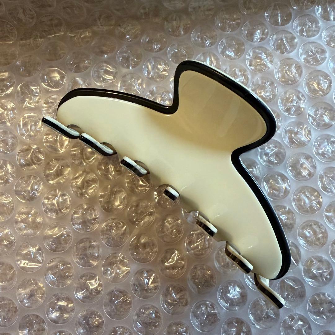 ALEXANDRE DE PARIS アレクサンドルドゥパリ　クリップベージュ