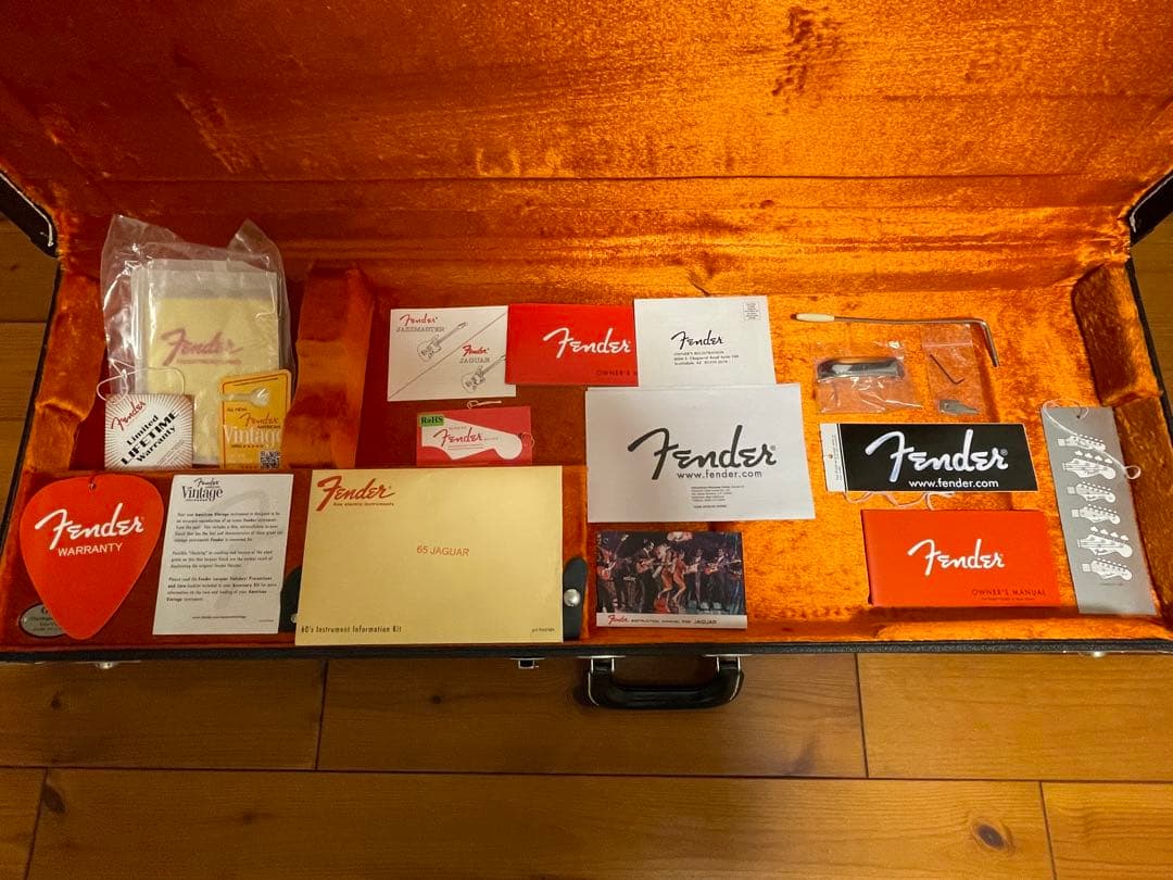 ギター FenderUSA AmericanVintage 65 Jaguar 3TSB