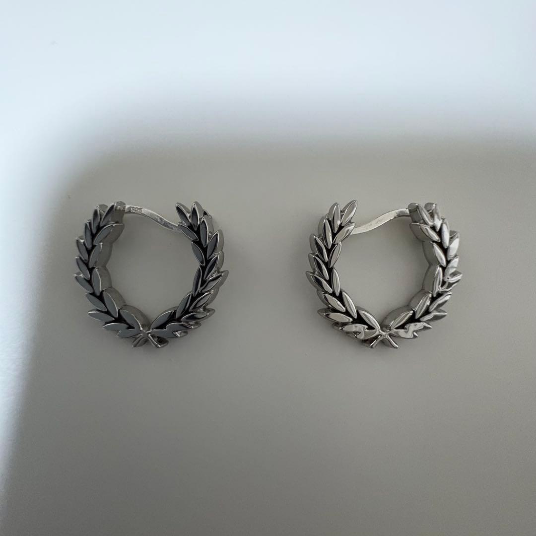 Fred perry ピアス シルバー
