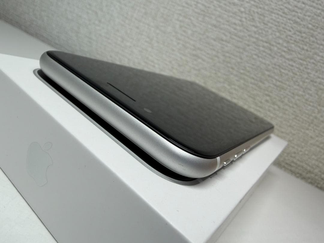【ジャンク品】iPhone SE 第2世代 64GB SIMフリー ホワイト