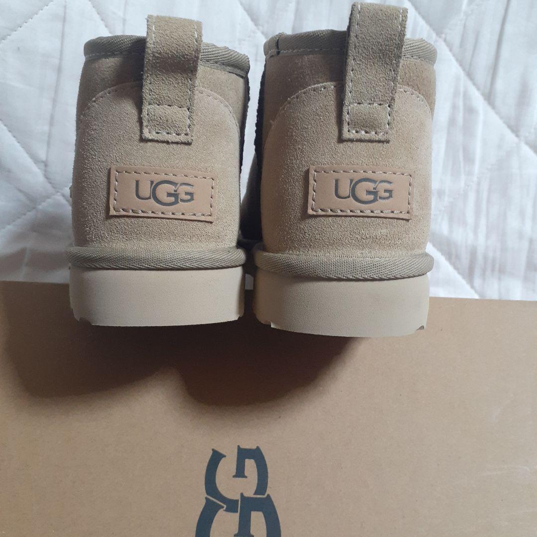 【UGG(アグ)】　W　Classic　UltraMini