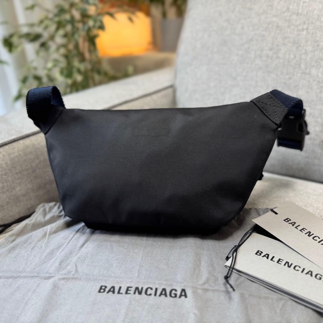 BALENCIAGA バレンシアガ ウィール ベルトパック ボディーバッグ ロゴ