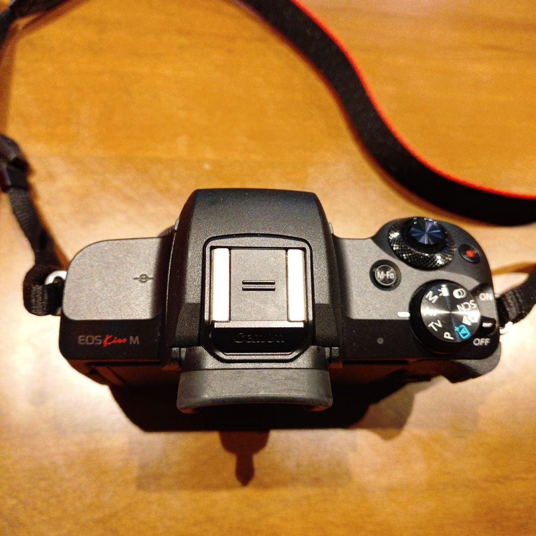 Canon EOS Kiss M ダブルレンズキット ブラック