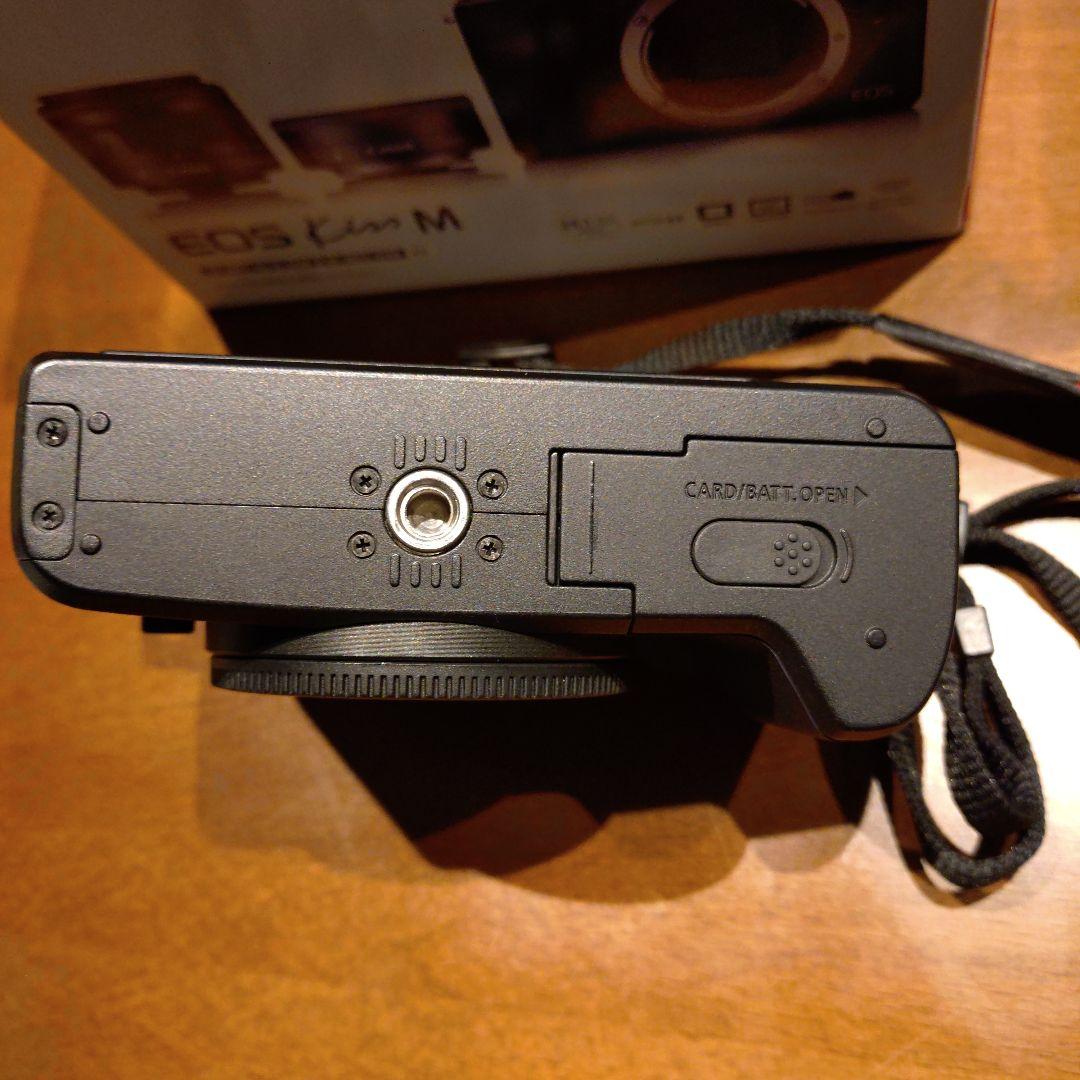 Canon EOS Kiss M ダブルレンズキット ブラック