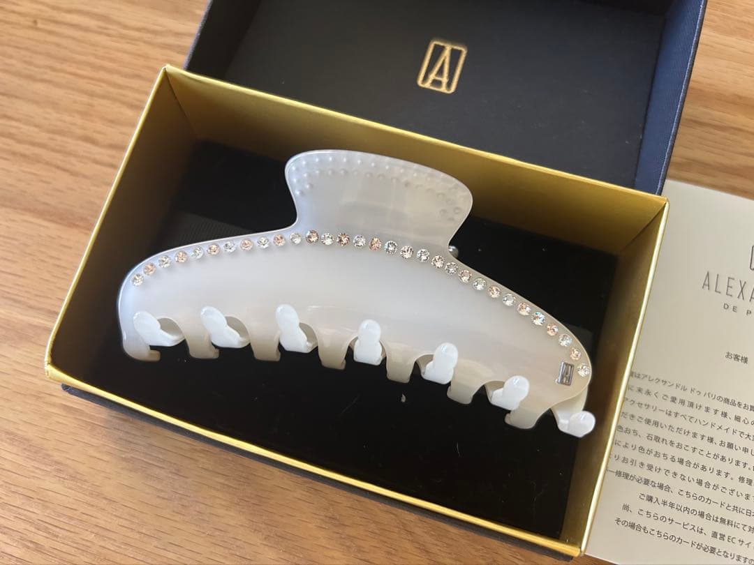 アレクサンドルドゥパリ 全方位にスワロフスキーがついているクリップ 美品