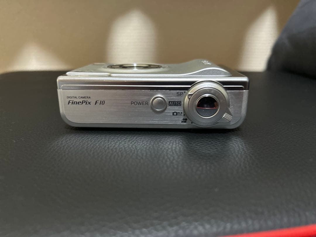 Fujifilm FinePix F10 コンパクトデジタルカメラ